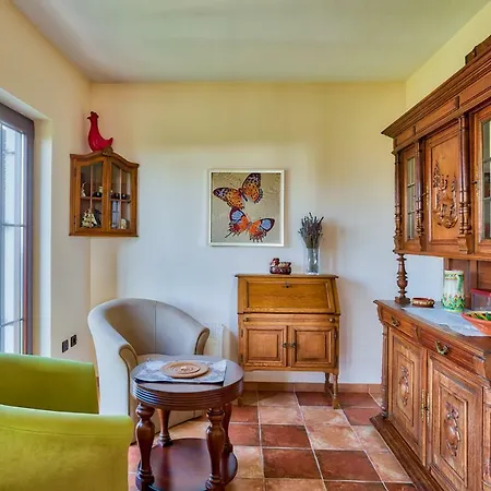 Tiara Villa