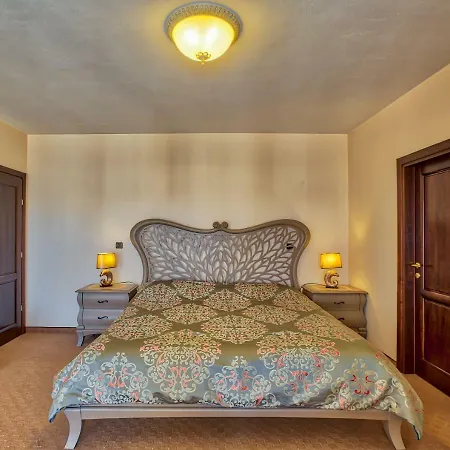Tiara Villa