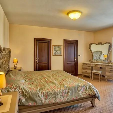 Tiara Villa *